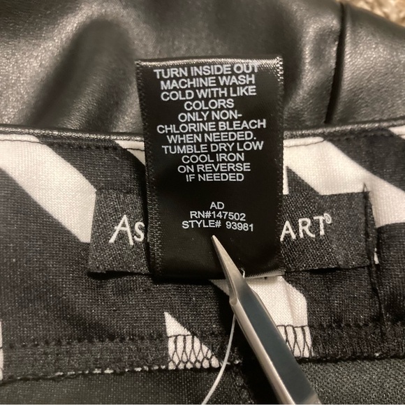 *NWT* Ashley Stewart Black & White Pleather/Fabric Skirt, Sz 22-24, fits 3X, NEW - Picture 13 of 13